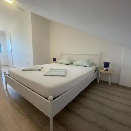 Sea View By Vivi Apartament *